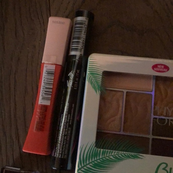 Makeup - Picture 5 of 5